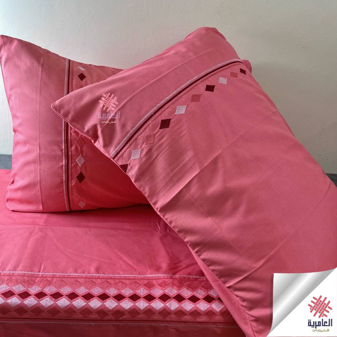 طقم ملاية مطرز بتصميم مثلثات – 4 قطع 5119